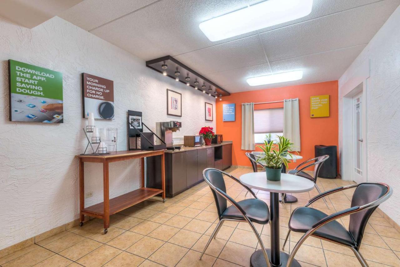 Motel 6-Bridgeview, Il Exteriör bild